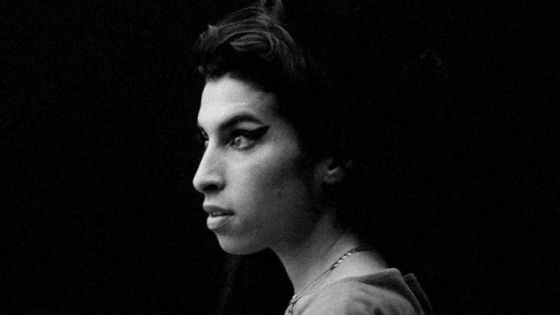 Amy Winehouse had a beautiful sloped forehead